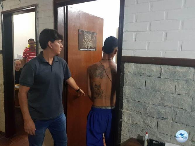 Suspeitos de homicídio em posto são presos