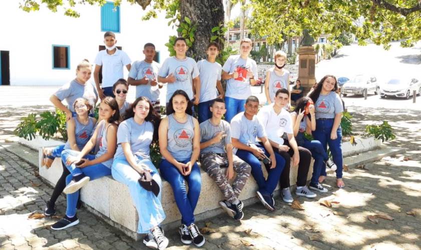 Alunos da escola de Macuco visitam a cidade de Anchieta ES