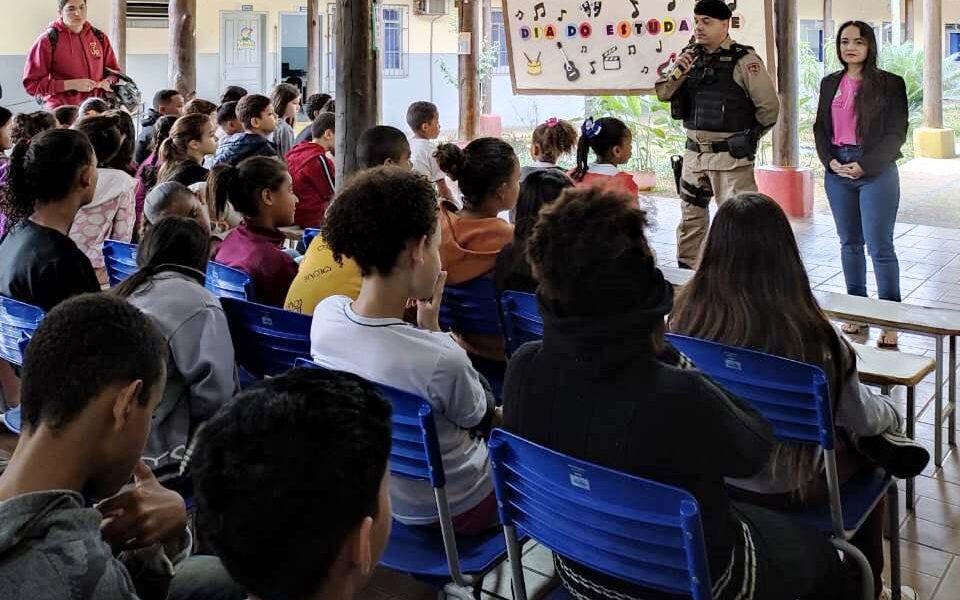 OAB Muriaé realizou Direito na Escola