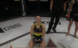 Poliana vence sua 1° luta no Invicta FC49