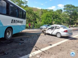 Acidente deixa mais de 20 feridos e um morto