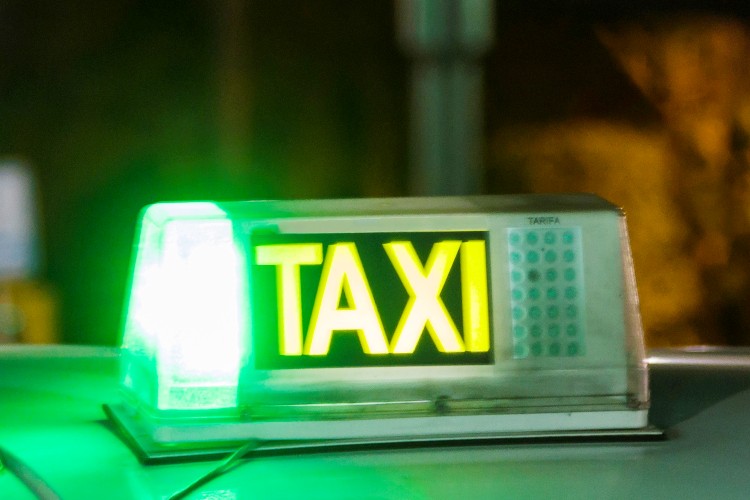 Táxis convocados para inspeção de taxímetro