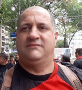 Morre diretor de escola que foi queimado 