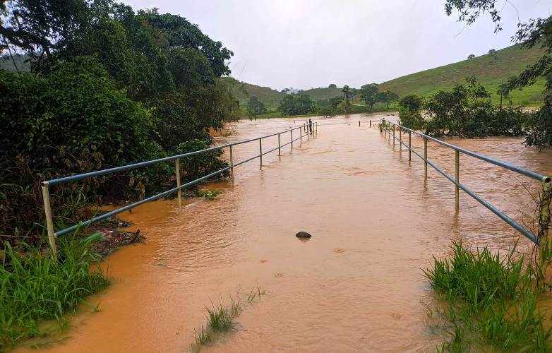 Zona Rural e urbana com alagamentos