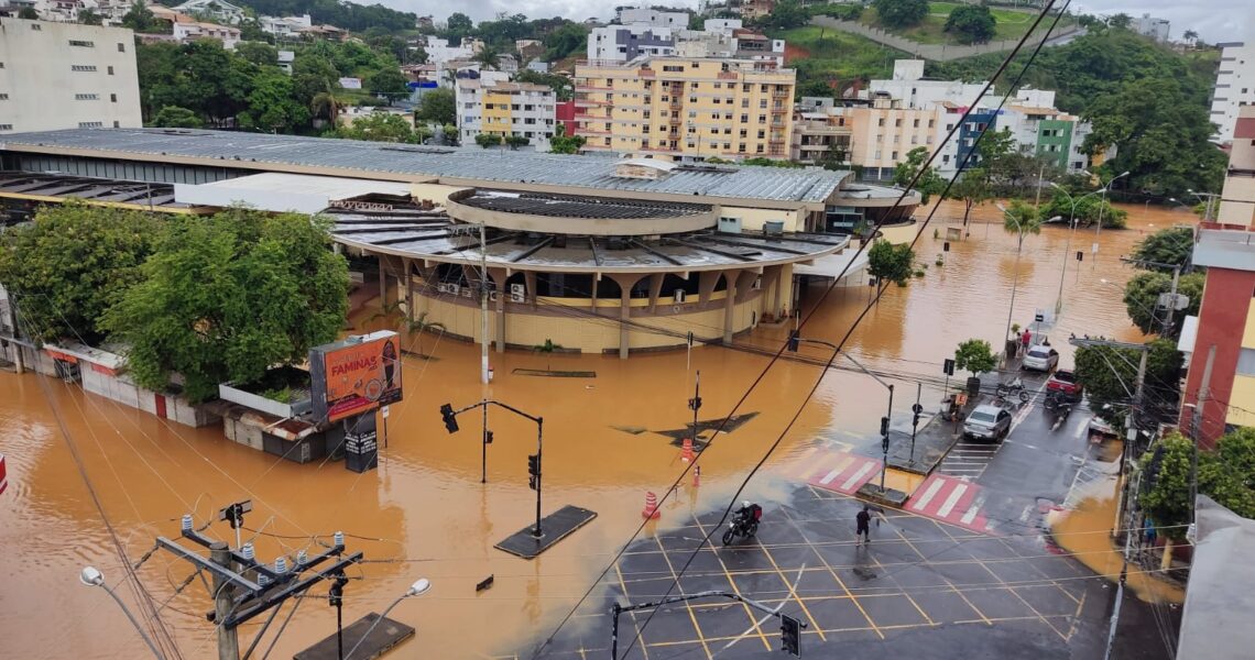 Águas invadem a região da Rodoviária