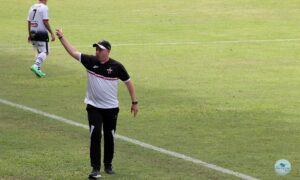 NAC empata na estreia em casa