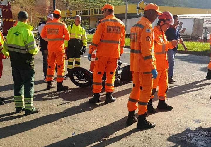 Motocicletas se chocaram na BR 116