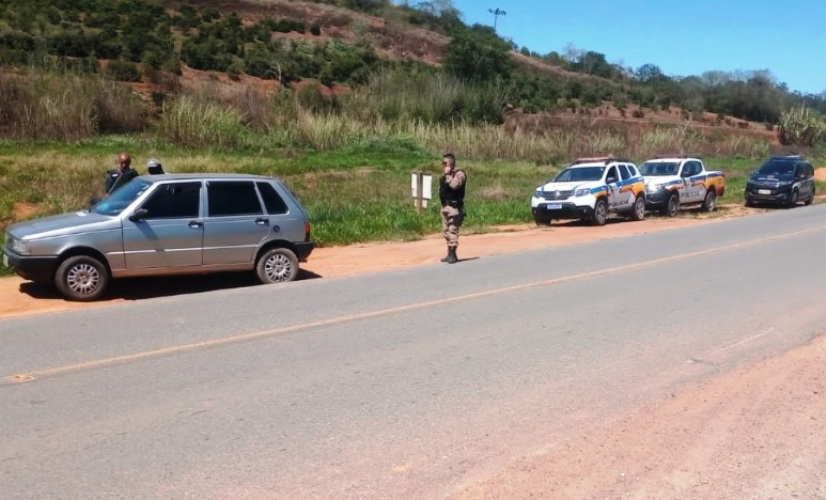 Dupla rouba carro de Câmara Municipal