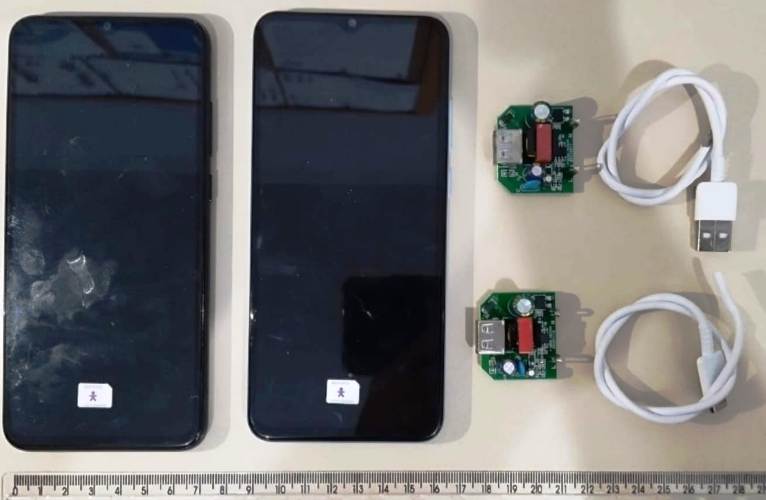 Celulares encontrados dentro de TV na Penitenciária