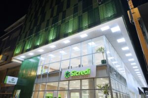 Sicredi inaugura agência Muriaé Centro e Base Regional