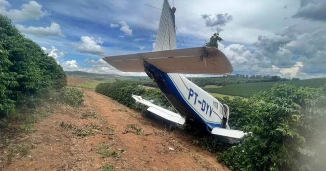 Avião da Escola Civil de Muriaé faz pouso forçado