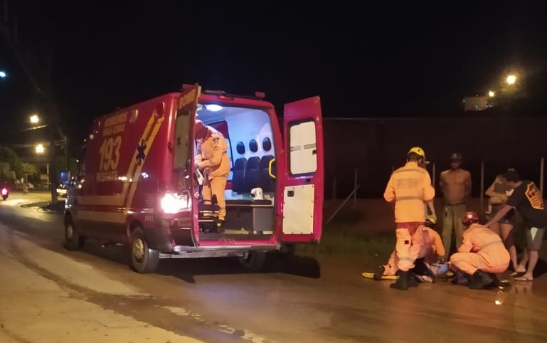 Motociclista fica gravemente ferido em acidente