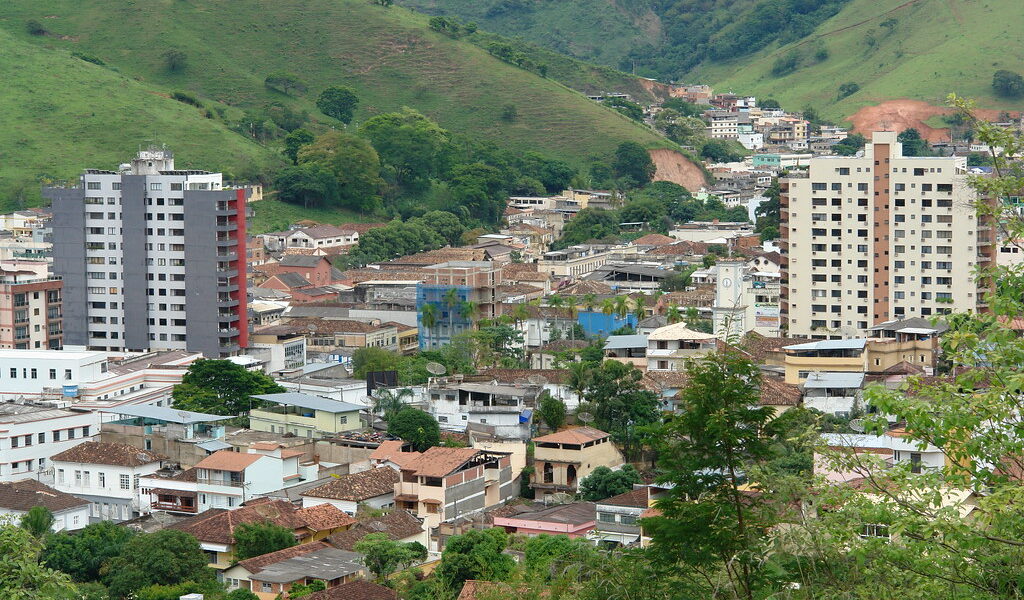 Adolescente morre após bater a cabeça enquanto jogava bola