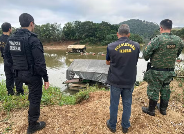 Três presos em operação da PF