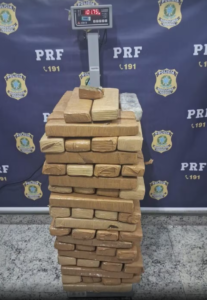 Suspeito de descartar 100kg de maconha é preso 