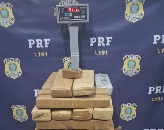 Suspeito de descartar 100kg de maconha é preso