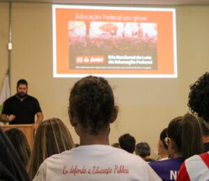 Funcionários do IF Sudeste-Campus Muriaé realizam manifestação 