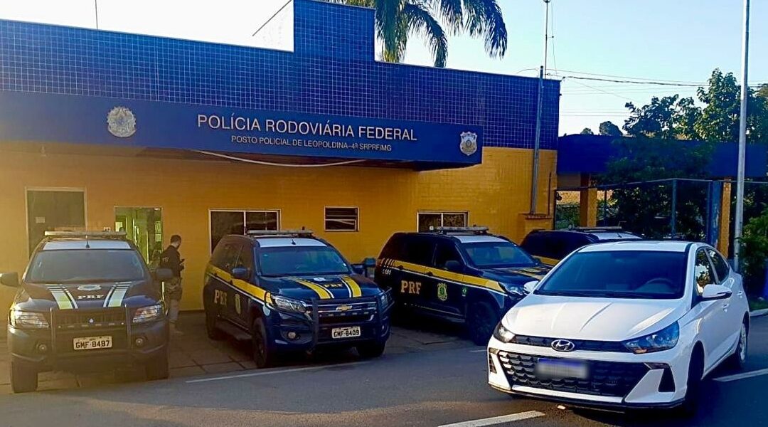 PRF recupera veículo roubado