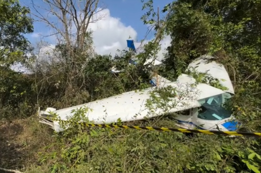 Avião faz pouso forçado em Muriaé