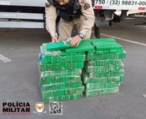 Polícia Militar Rodoviária apreende veículo com droga