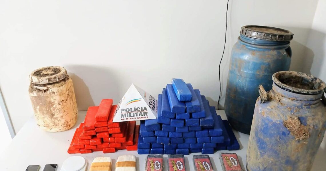 Dois presos pela PM por tráfico de drogas