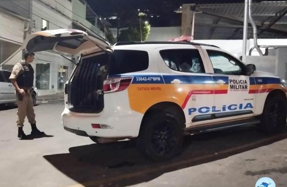 Polícia Militar apreende drogas e dinheiro no São Gotardo